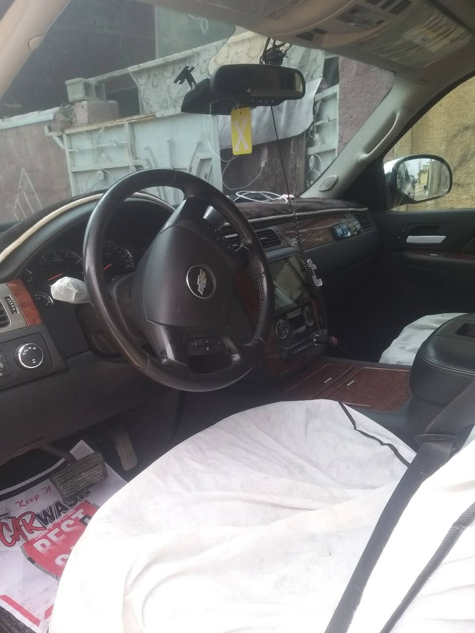 تاهو مديل 2009 بتحه 
ما نقصه شي السياره 
السعر 85 وبيه مجال
سكن بغداد 
***********
