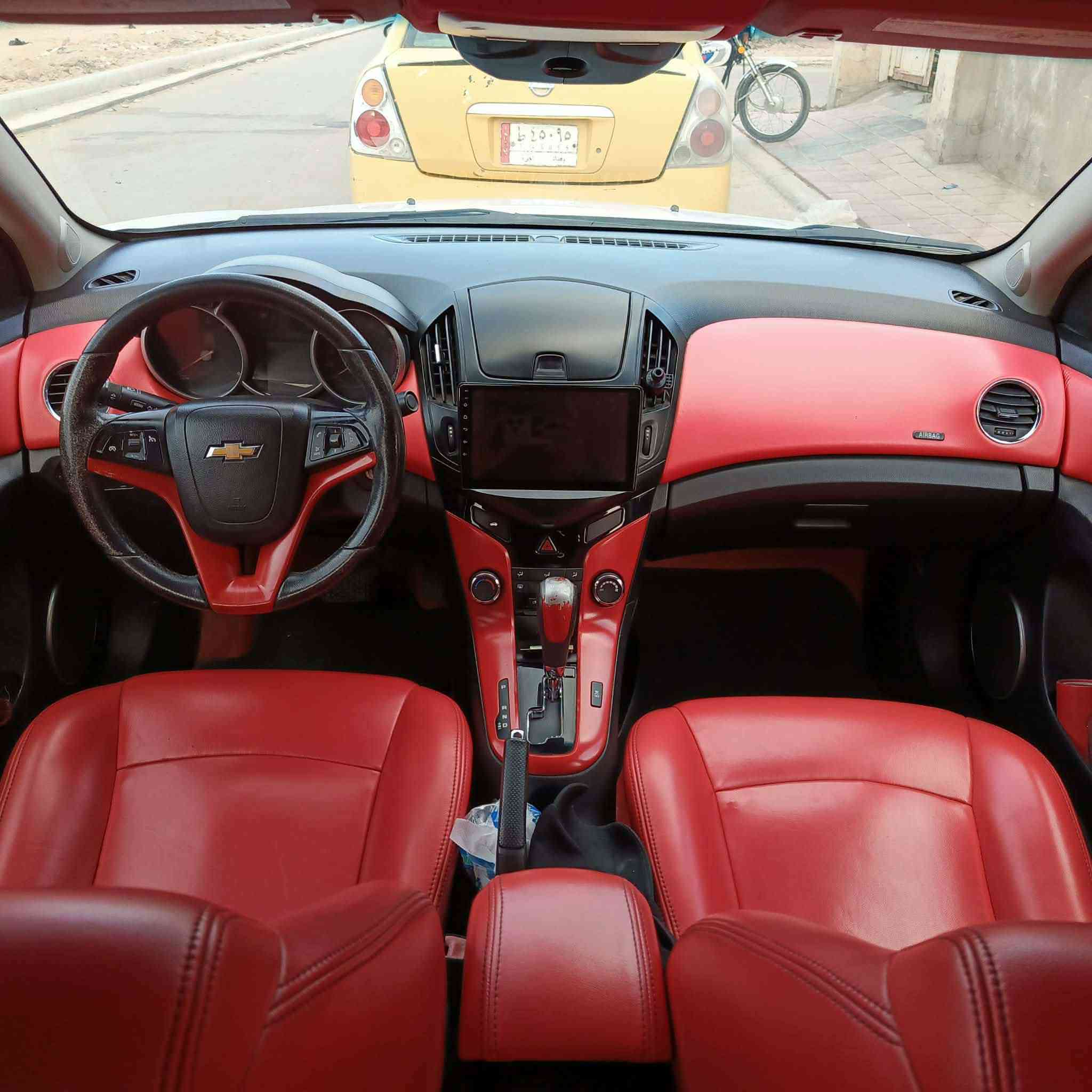 شيفروليه كروز  Chevrolet Cruze 
الموديل 2017
رقم السيارة | شمالي أربيل 
موقع السيارة | كربلاء المقدسة 📍
السيارة وارد خليجي ✅ 
بأسم الشركة ضمان كفالة وتحويل مباشر ووكالة  
منظومة زنون  ⚠️ 
المواصفات 🔰 
أرضية جلد ✅ 
مقاعد جلد ✅ 
شاشة كبيرة الحجم ✅
شاشة أعطال ✅ 
كير جديد ✅ 
محرك جديد ✅ 
تحكم استيرن جهتين ✅
نافذة ups✅
تحكم مري كهربائي✅
جرص احزام الامان✅
جرص 120✅
صندوك بصمة✅
مانع انزلاق 
كشاف ضبابي خلفي
وبقية المواصفات المعروفة 🔹‏‪***********‬‏
