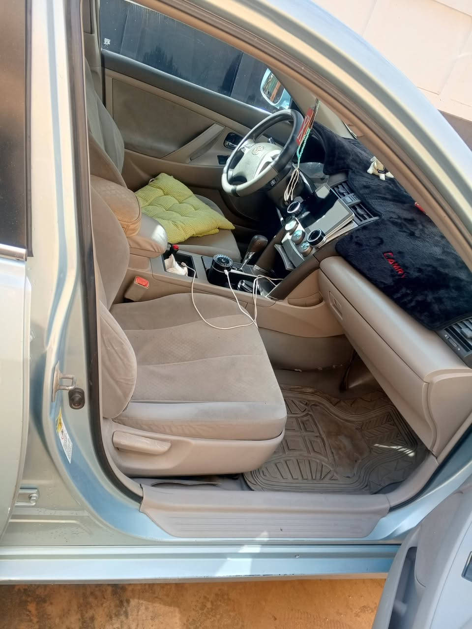 السلام عليكم كامري امريكي  2007 البيع او مروس   بيه ثلاث قطع صبغ شعندك مروس نزل ***********
