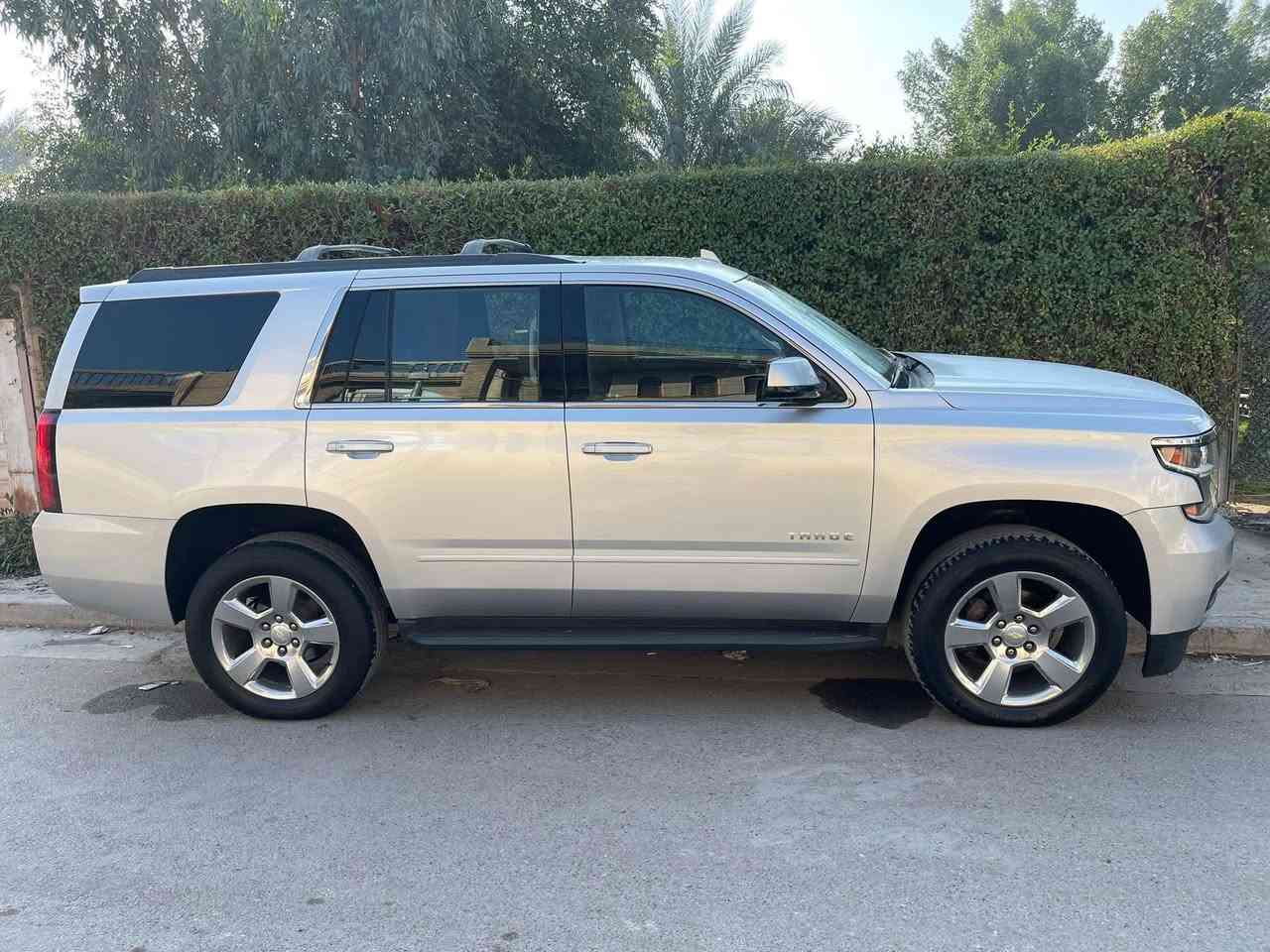 تاهو للبيع موديل 18
LS حادث جاملغ وبنيد تبديل بلادي بدون صبغ 
السياره بسمي فور ويل تشغيل عن بعد 
السعر 33 الف وبيه مجال 
بغداد السيديه 
***********
