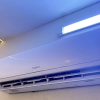 سبلت توسوت طن ونص انفيتر السعر ٤٠٠ العنوان بغداد الشالجيه 07710151514