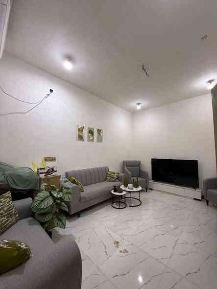 السلام عليكم احبتي الكرام
دار سكن للبيع. 
المساحه 120م
..طابو زراعي عراقي اصولي مكاتبه وكاله نسخه من طابو. 
..
البيت طابقين .يحتوي البيت علا 4 غرف نوم .وصاله عدد 2...ديوان ..ومطبخ..وصحيات داخلية وخارجية وطارمة. 
البيت بناء حديث شغل درجة اولى 
...
.العنوان ابي الخصيب. الصنكر .قرب سايدين.
..منطقة سكنية هادئه..
...السعر.74 بي مجال 
للاستفسار ***********
