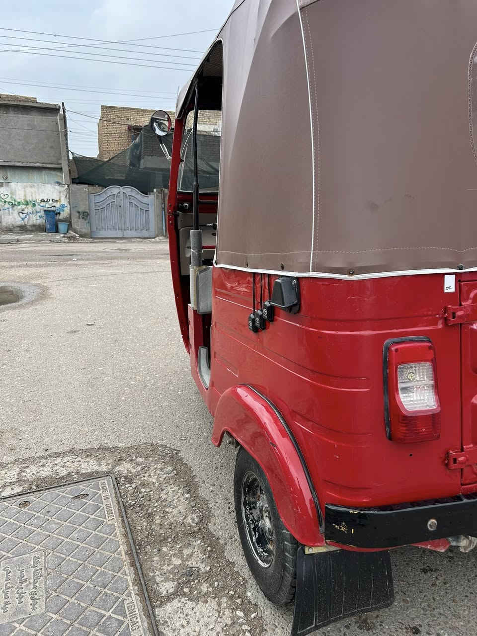 تكتك للبيع موديل20 رقم وسنويه تكتك خير من الله بيها بس لغد مرشوش وباقي لاصبغ والمعجون محرك اخرس تراس زيرو نصبه فول كبل لشارع ربع مذب عليها السعر 6800 وبيها مجال المكان بغداد جسر ديالى القديم شارع 70 

***********رقم انتصال 
***********واتساب
