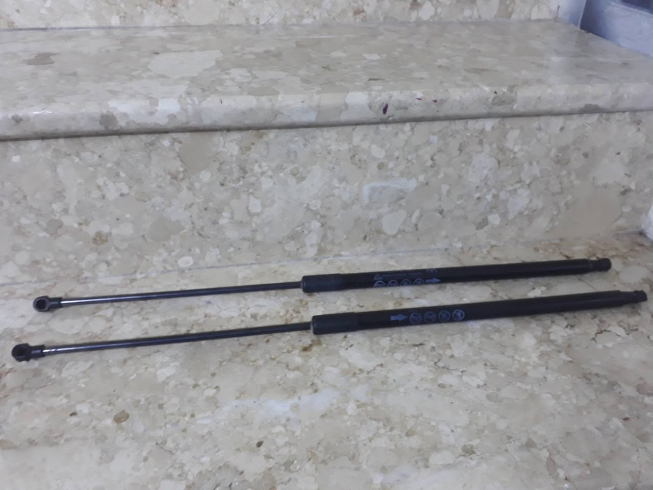 غراض متعددة   لاندكروز  ينشدن من  موديل ٢٠١٠ ولغاية ٢٠١٥   (( كلهن  بلاديات  يعني   تويوتا   الاصلي ))


**إذا كنت صاحب هذا الإعلان وتريد حذفه لأي سبب، رجاءا أرسل رسالة إلى الدعم الفني**