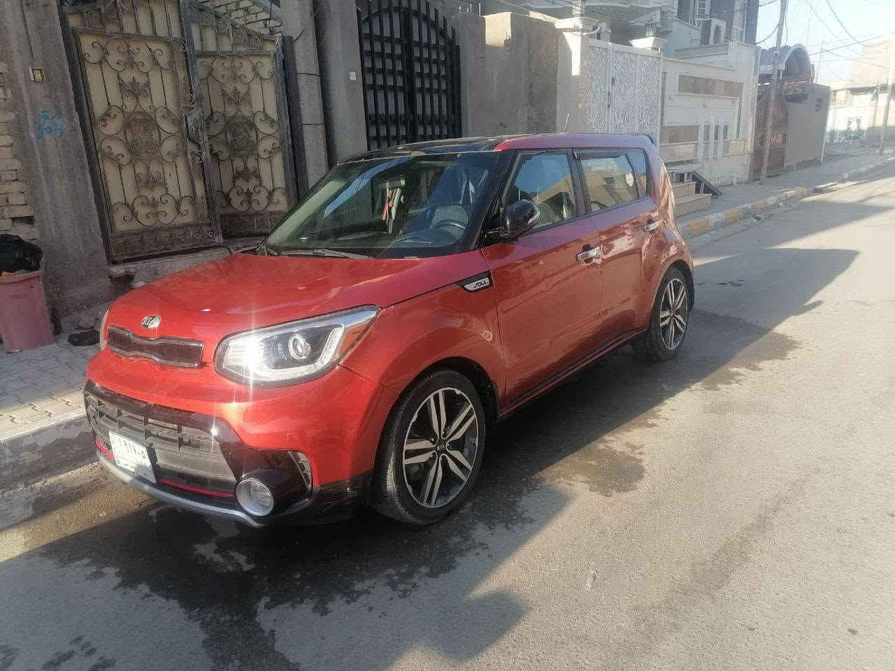 كيا سول (صول) 
موديل 2018  بابل 
فول مواصفات
بنوراما
بصمة
شاشة كبيرة 
كشنات كهرباء السايق والصدر
كشنات جلد + هيتر اربعتهن
ستيرن تدفئة
سستم دمام هارمن + الوان
منظومة زنون ابلادي عالي وناصي
لد امامي خلفي
وضع سبورت 
محرك سبورت تيربو 1.600
وارد امريكي 
الضرر 
جاملغ وبنيد  صور الحادث بالمنشور 
ماشية 65 ميل

السعر 115 
مكان السياره. ديوانيه
للستفسار. 
***********
