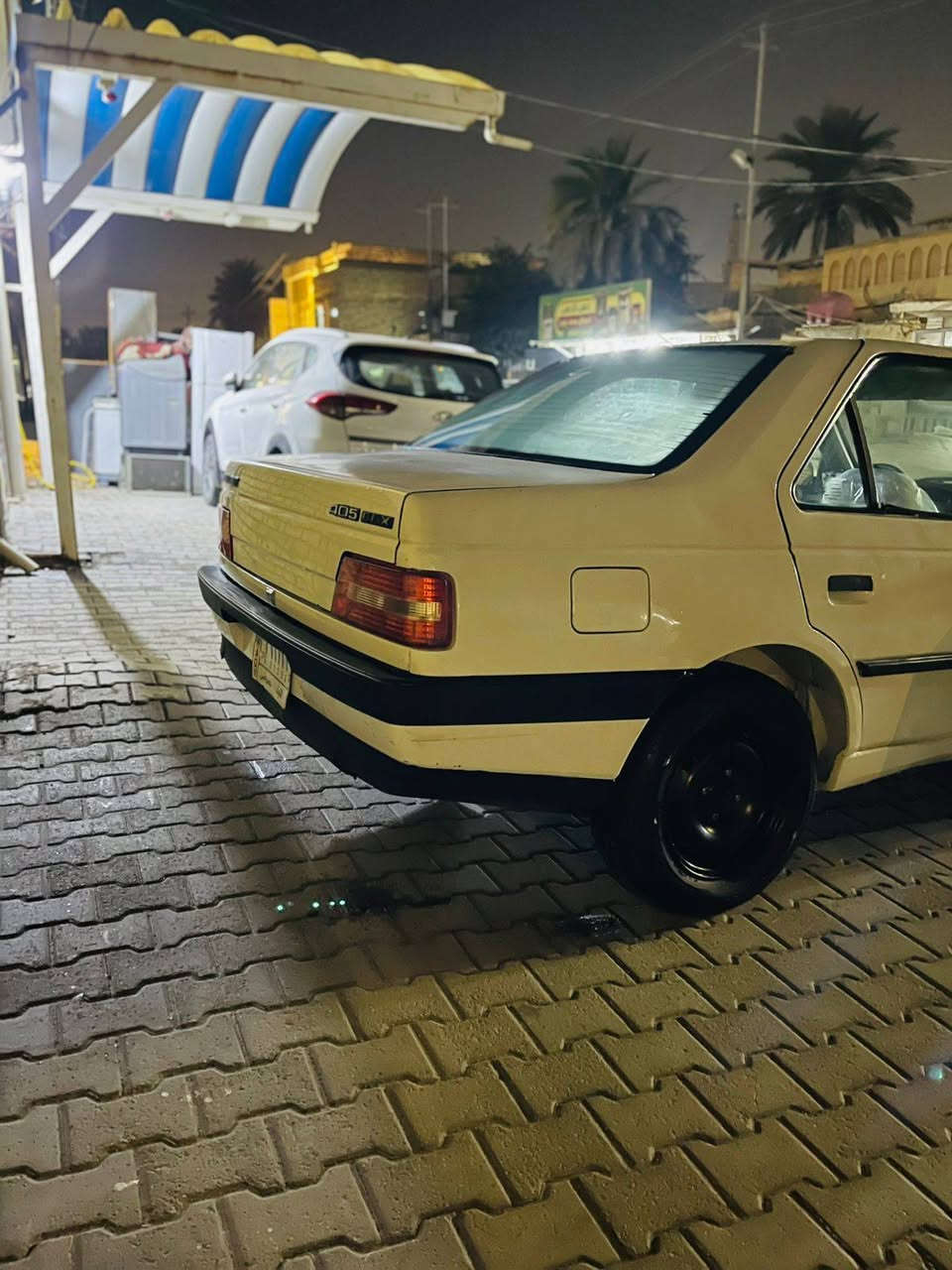 بيجو (405) موديل (9) رقم نجف ألماني سيارة جاهزة كير ومحرك وكهربائيات كلة شغالة داخل اسود  مكاني نجف بيع او مراوس السعر( 34) وبيها مجال للأستفسار (***********) او واتساب
