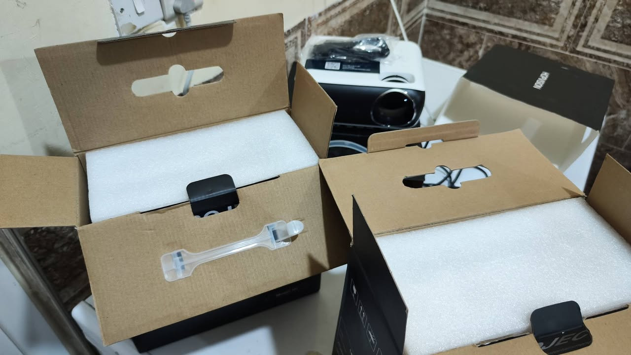 ثلاث قطع داتاشو قطعتين غير مستخدمه  و قطعة جايه بدون فلينات وكامله
و هديه مع كل قطعة Tvbox mini 4k
خلي سعرك و بالعافيه


**إذا كنت صاحب هذا الإعلان وتريد حذفه لأي سبب، رجاءا أرسل رسالة إلى الدعم الفني**
