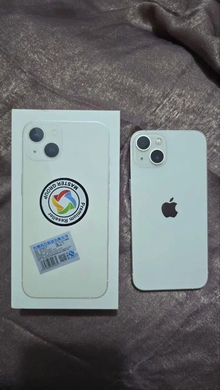 13 عادي دبل خط نضافه 100/100
مستبدل بطاريه اصليه من ابل فقط 
سعر 350 قفل 🔒 
مكاني حله ***********
