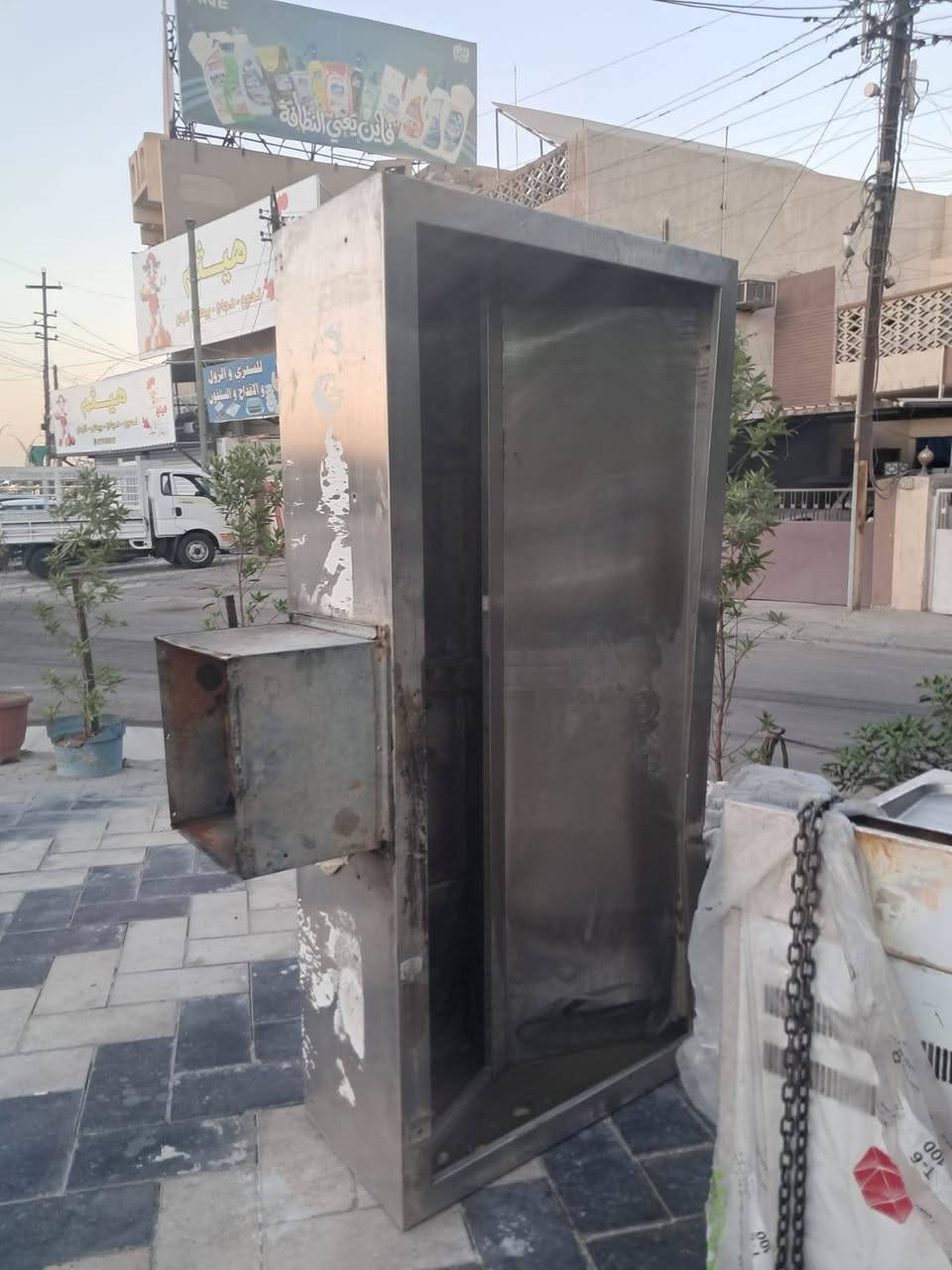 سلام عليكم للبيع طباخ مال كنتاكي وفنكر 6 مدافع كهرباء وغاز وياهه تكت مترتين سل ستيل جديدات عنواني الغدير ***********
