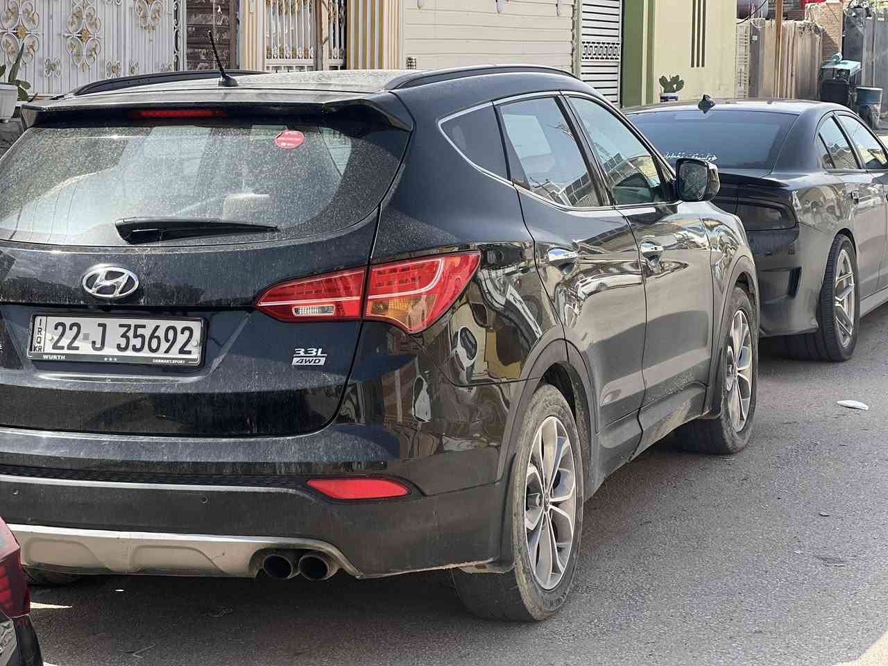 بيع فقط بدون مراوس
السلام عليكم 
سنتافي 2013 
خليجي وارد ايراني 
مواصفات VIP فول للأخير 
مكينه 6 سلندر 3300 
ماشيه 200 الف حقيقي وشرط الفحص 
مكينه كير حداديه تبريد تخم تاير كله جديد 
بيها قطعتين تبديل نفس اللون وقطعتين صبغ بدون ضربه قويه وبدون دواخل 
ادامه كامله البارحه مسويلها 
سياره جديده وكلها على وضع الشركه 
السعر 153 وبيها مجال للشراي 
مكان السياره النجف الأشرف 
***********
