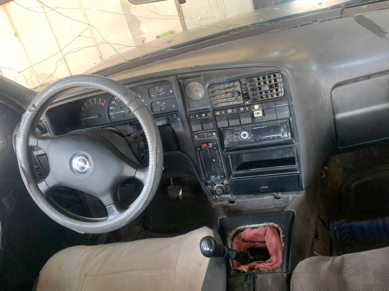 اوبل اوميكا موديل 1990سياره كلشي شغال مابيهه اي نقص شرط تحويل مكان السياره صلاح الدين مكيشيفه السعر 18 وبيهه مجال للتواصل على رقم صاحب السياره ***********
