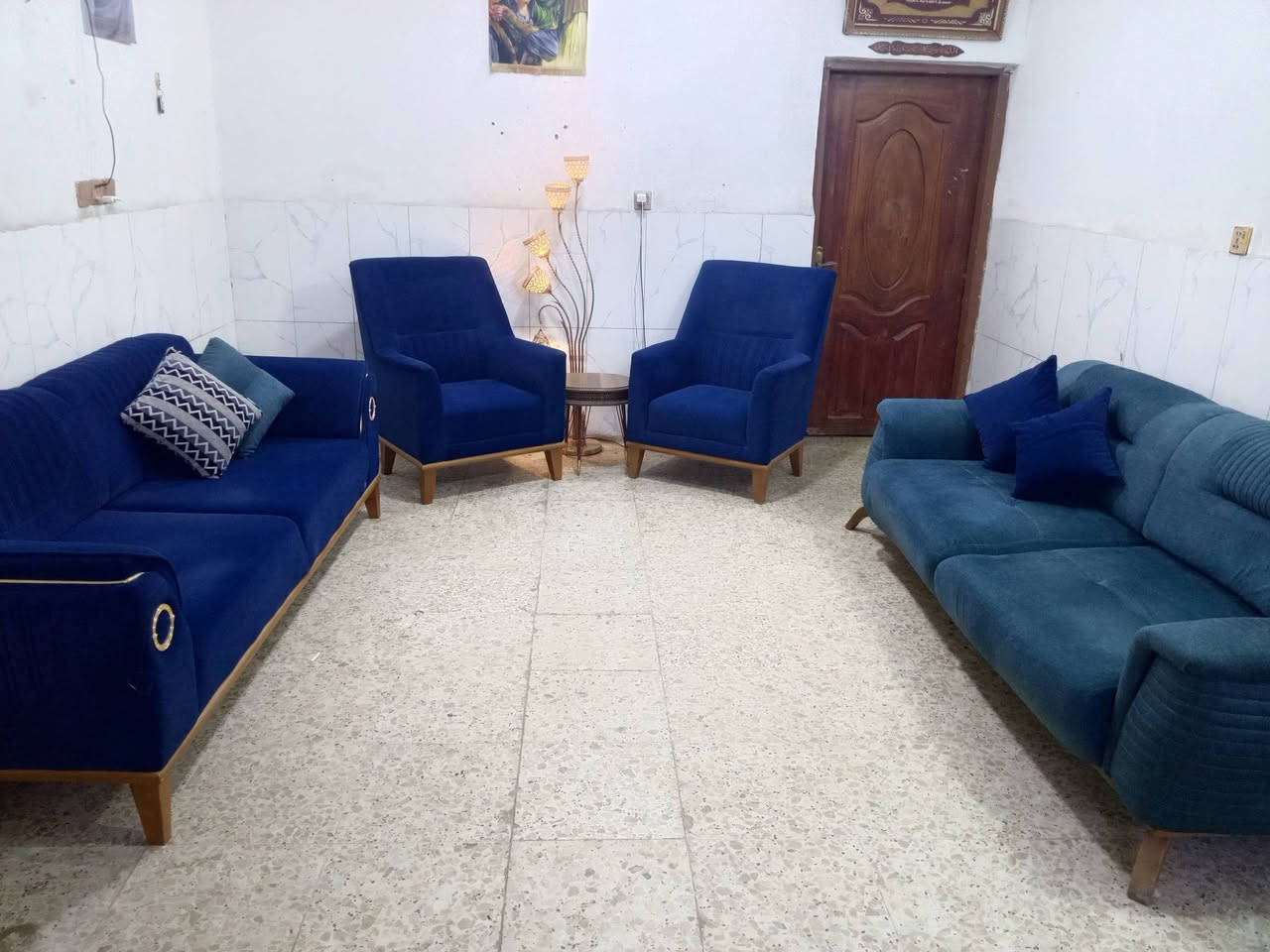 تخم تركي نظيف جدا قلاب سرير 8مقاعد ب320الف وبي مجال المكان الوشاش *********** يوجد توصيل بكروة يوجد واتس اب
