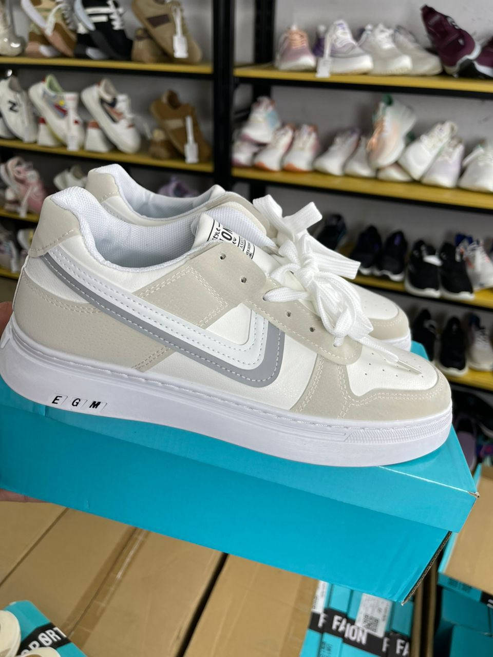 حذاء رجالي 3.5$
كل الكمية 630$
كل الكمية 180 زوج
قياسات كاملة
القياسات من 40 إلى 44
كل قياس 6 أزواج
الكرتون يحتوي 30 زوج
وزن الكرتون حوالي 28 كيلو
حجم الكرتون بدون علبة 0.13 متر مكعب
حجم الكرتون مع علبة 0.24 متر مكعب
كل الكمية 6 كرتون
حجم كل الكمية بدون علبة 0.78 متر مكعب
حجم كل الكمية مع علبة 1.44 متر مكعب
وزن كل الكمية حوالي 168 كيلو


**إذا كنت صاحب هذا الإعلان وتريد حذفه لأي سبب، رجاءا أرسل رسالة إلى الدعم الفني**