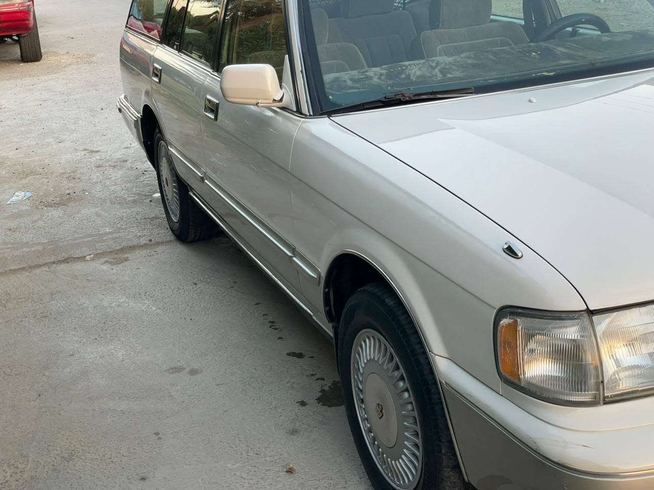 السلام عليكم سوبر ارنب استيشن موديل 1990محرك 2500 ففتي السيارة جديدة تبريد ثلج مصبوغة جماله مقفوله من الكص ونقل جثة السيارة جاهسه مال جناي دواخل جديد السعر 80ورقه وبيه مجال العنوان بغداد الكرادة ***********
