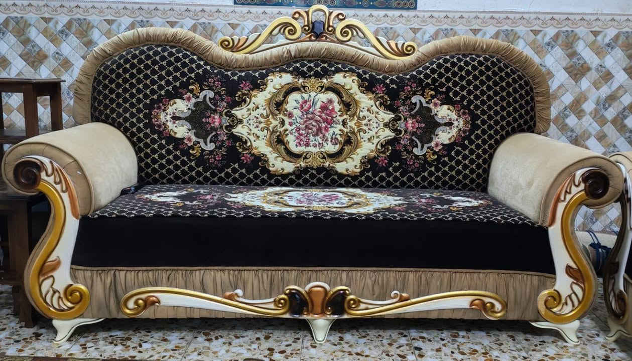 السلام عليكم للبيع تخم  تسكام  10 مقاعد  نظافه ٪95  العنوان بابل  سياحي   للاستفسار الاتصال على رقم ***********
