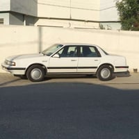 للبيع اولدز موبيل موديل 90 صبغ عبايه وباب خلف السائق اثر جراد سياره بل...