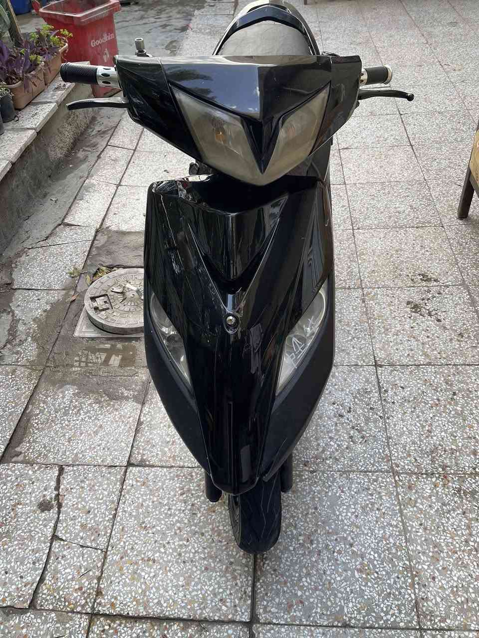 دراجة ثعلب للبيع

هندر وسلف
كهربائيات كاملة كله شغال
قفل ستيرن 
شلعة ومعدل مكينة مزودة بوشة ٥٨
صالنصة رياضي
عداد كيلو متر وعداد سرعة وطوافة البانزين كله شغال

السعر ٤٥٠ الف العنوان الشعلة ***********
