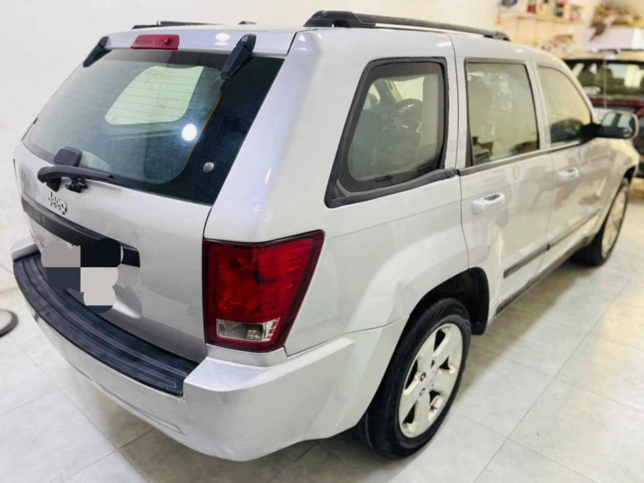 جيب شيروكي 2008 
محرك وكير وتبريد وتدفئه مكفولات 
تايرات بالجيس حداده  60 % كهربائيات كلهه شغاله شاشه اندرويد لايت عالي ناصي اشاير كلهه شغاله رقم بغداد سنويه  خلصانه 2023
راعيهه الاصلي  بالناصريه بس ماندله 
العنوان البصره السعر 65 تلفون *********** البصرة, العراق
