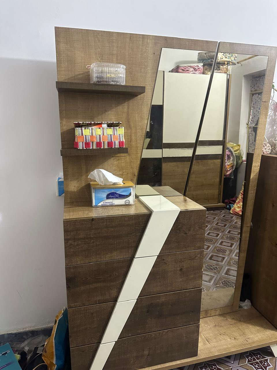 غرفه نوم تركي ثقيل 
 للبيع للاستفسار.  ***********
