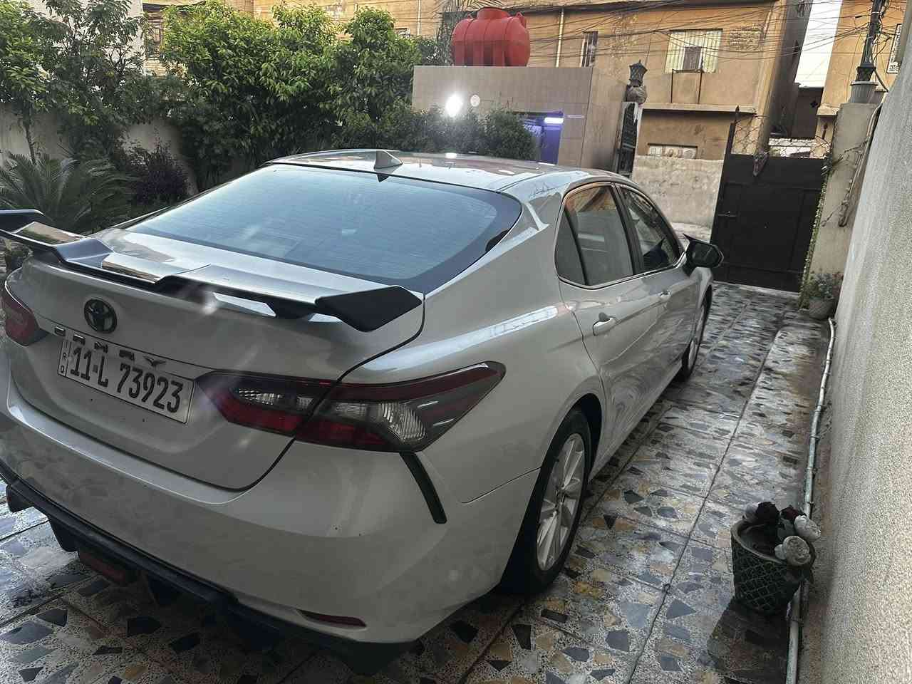 السلام عليكم 

تويوتا كامري موديل 2024
وارد امريكي حادثها موضح بلصور 
لون سموك 
السيارة بيها حالوب 
السيارة ماشيه 38 الف 
مكانها بغداد الحبيبية
اتصال ***********
السعر 167$
