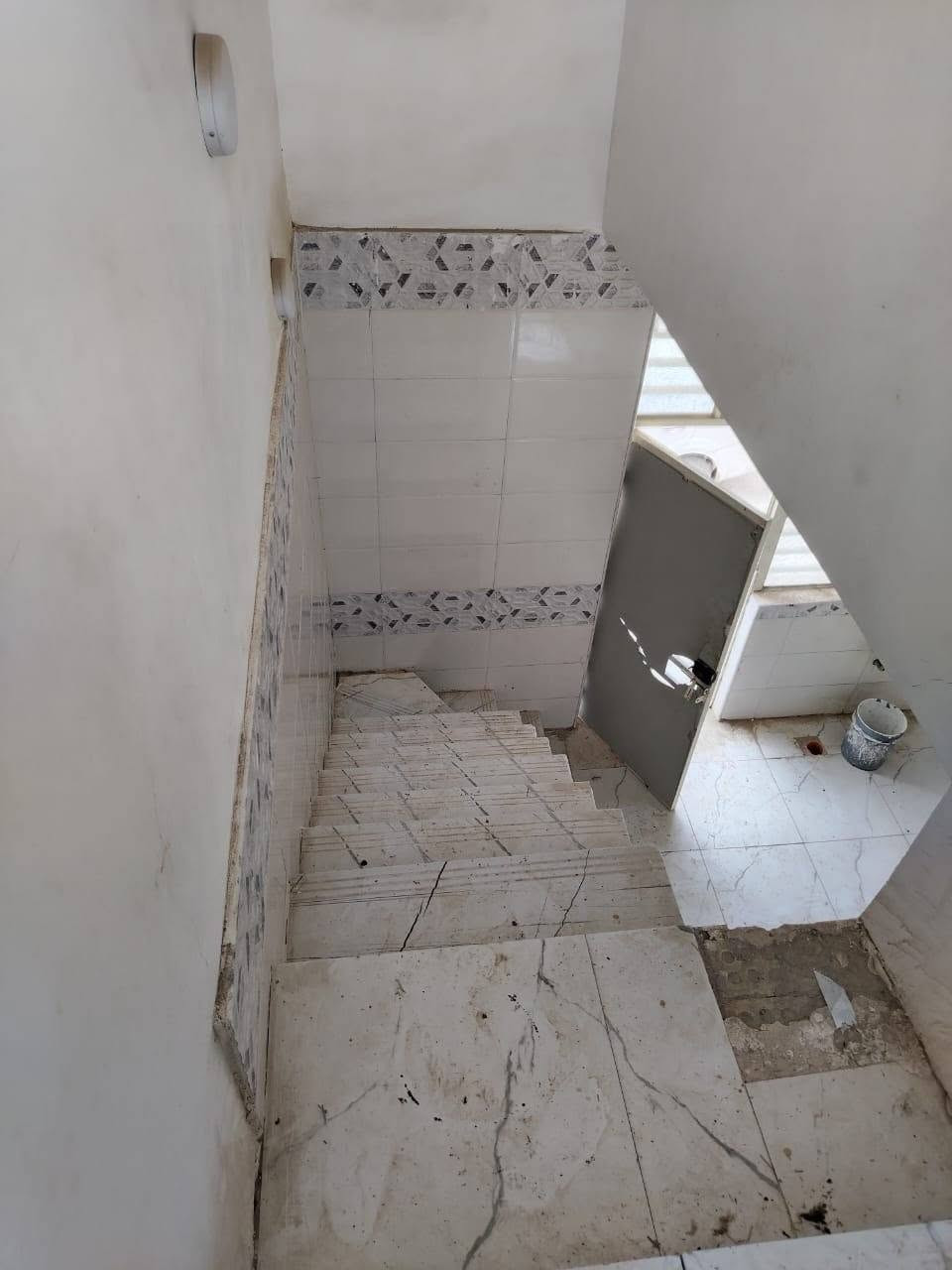 بيت للأيجار في النجف
بيت للأيجار خمسين متر حي النداء منطقه59 طابقين علئ شارع15
***********
