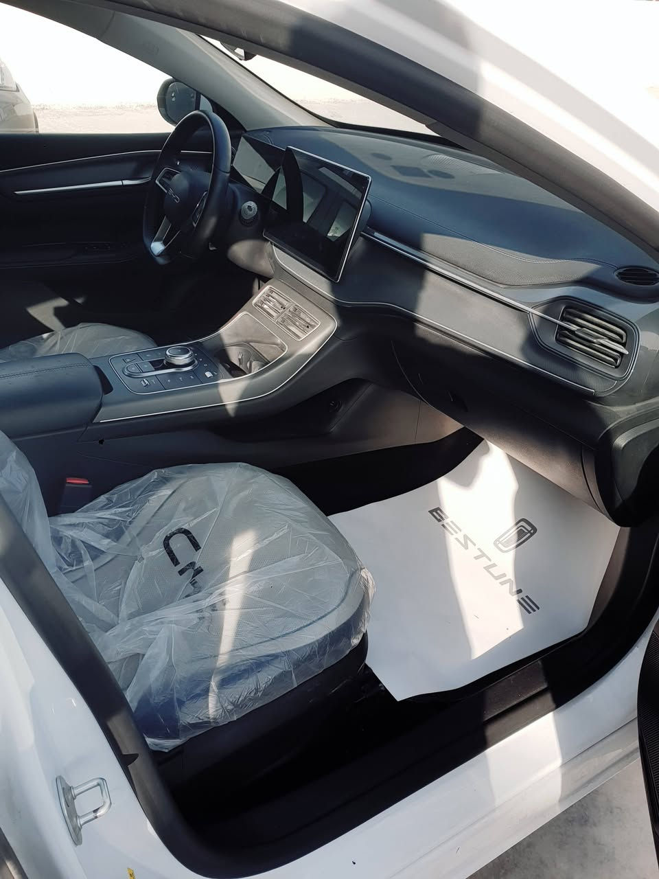 السلام عليكم/ بي واي دي دستورار 2025 /رقم بغداد الدولي حره تحويل مباشر بحالة جيدة جدا /ماشيه ١٢ الف بين كهرباء وبنزين/ مكفواله /السعر ١٢٥ شامل العقد المروري وتدللون/***********
