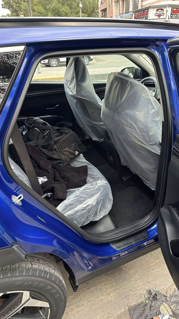 سلام وعليكم توسان للبيع موديل22فول سياره كشنات هيتر جنطه كهرباء تشغلي عن بعد فتحه لون مميز سياره صور لحادث مرفوق بل منشور فقط لبونيد معمر نفسه وراجع سياره ليبل واحد وارد امريكي بيها سحبتين مال كارت تعال وشوف بعينك سياره احله من صور مال بيت للتواصل مراسله وتساب ***********
