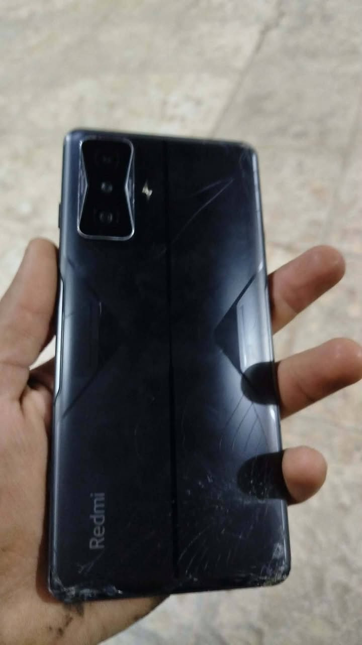 موبايل poco GT f4
للبيع السعر 115 الف الاتصال على الرقم *********** بي واتساب بي كسر بالشاشة مثل ما واضح
