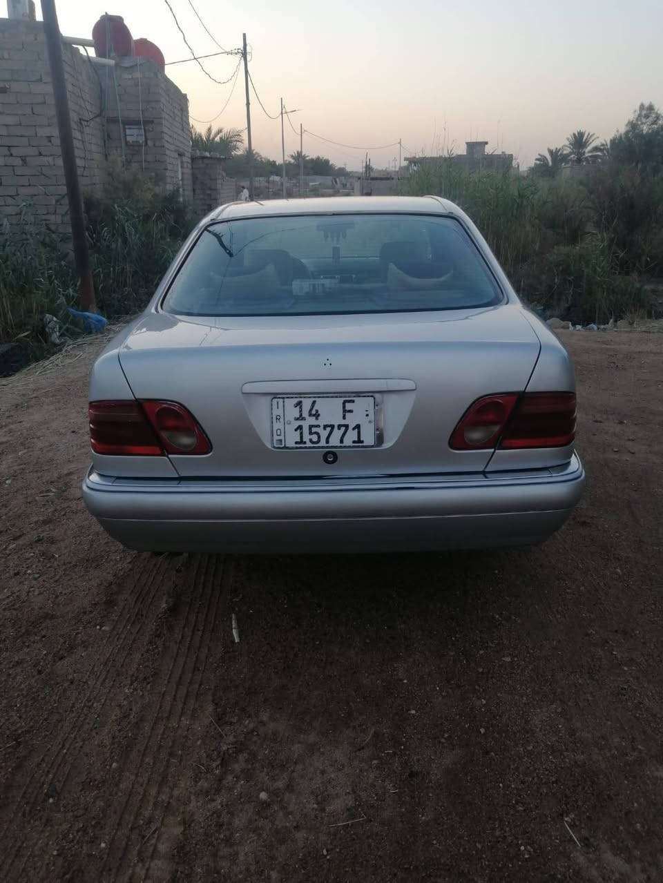 السلام عليكم مارسدس ام عيون مديل 96رقم جديد السنويه بسمي مصبوغه عام جماليه مكان السياره البصره قضاء المدينه السعر 70 وبيه مجال  مكلف بالنشر رقم صاحب السياره ***********
