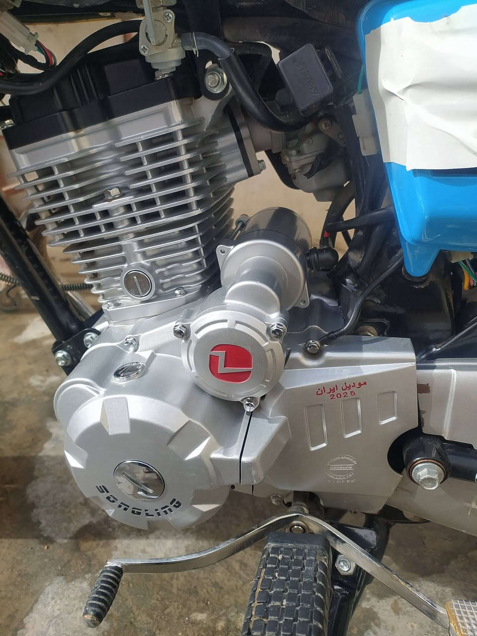 .
سلام عليكم شباب للبيع 
سيفان موديل 25 بدون نقص 
اوراق كاملة 
سعر 800 وبي مجال 
خاص ماراد شراي اتصل 
***********
مكاني تقاطع الوجيهية
