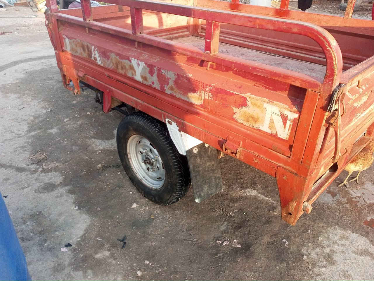 السلام عليكم ستوته للبيع موديل 13 اوراق وكيل سوق الشيوخ كهربائيات شغاله محرك مجفت بوشه ليتم سعر مليون 150 وبيها مجال ناصريه مركز كلف بالنشر ***********
