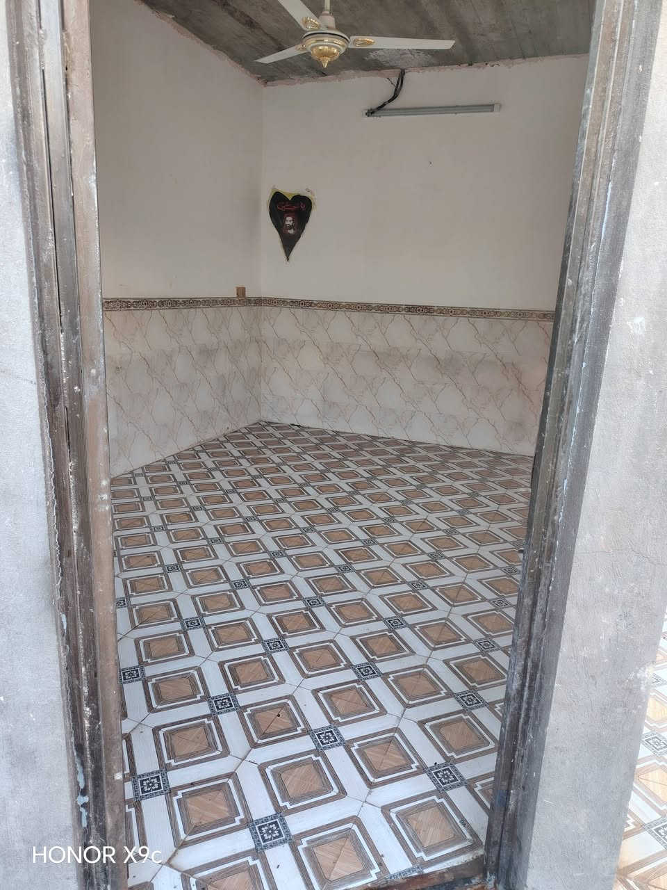 السلام عليكم
بيت ٢٠٠م للايجار بناء ١٠٠م و١٠٠م فارغ في حي الميلاد طريق الجنة عامود ١٣٧ داخل الفرع

الشارع تبليط ومدارس وكافة الخدمات

للاستفسار الاتصال على الرقم ***********
