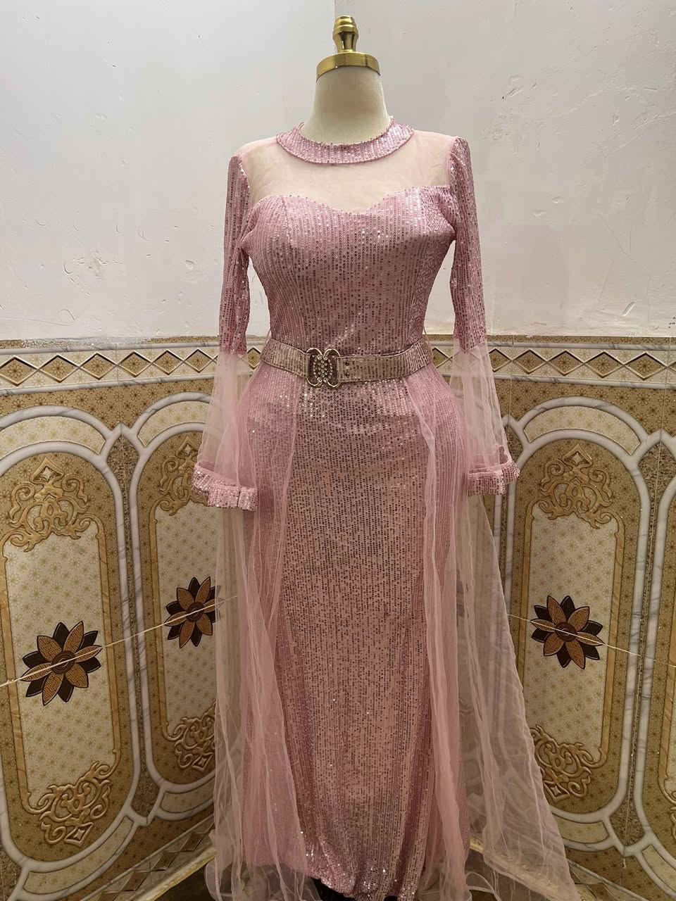 فستان قياس ٤٨ 
السعر ٣٥


**إذا كنت صاحب هذا الإعلان وتريد حذفه لأي سبب، رجاءا أرسل رسالة إلى الدعم الفني**