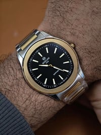 ساعة يد • روعة • قابل تفاوض