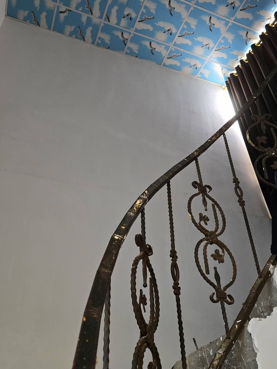 السلام عليكم دار لبيع المساحه ١٠٠ متر سنه ٢٥ طابو زراعي
السعر 75 
ابو خستاوي شارع الصناعي او تدخل من شارع سيد علي
يحتوي على غرفه نوم 5☆4
مطبخ 3*5
صحيات داخل وخارج 
منور خلف الدار 
استقبال 5*6
هول 
بناء حديث خريطه حلوه 
خدمات متوفره لاستفسار لاتصال ***********
