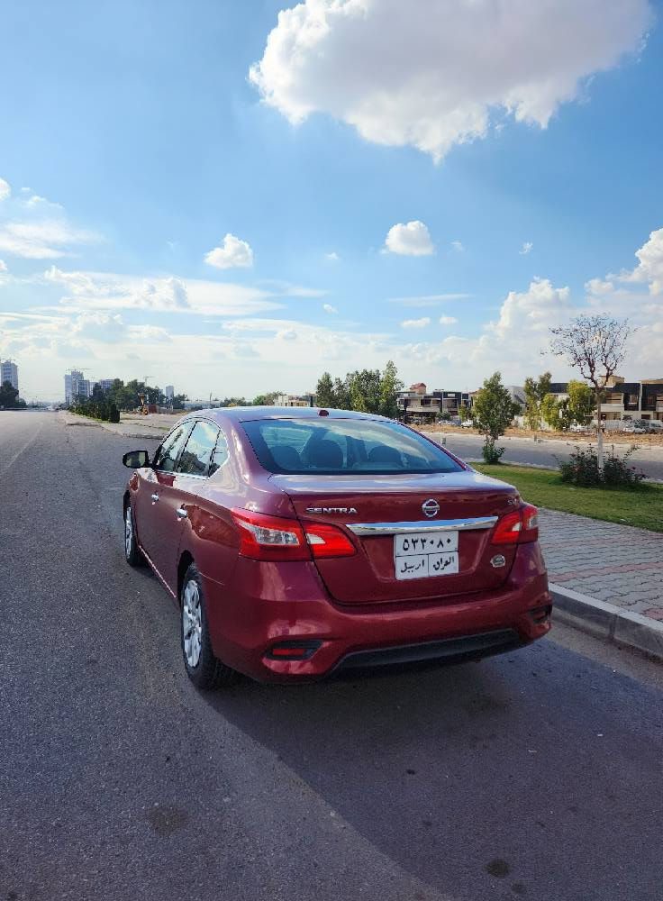 سیاره که بی بویاخه
سياره يكي جوان خاوينه
جه مپه کی که می بشتی هه یه 
یك ده رگای سارده کوته
 پیشی هیچ هیچی نیه 
ئه رباگ هه موو به شه رت 
به ردی گزوز به شه رت 
گيرمکینه کاره بایی هه موو به شه رت 
ته برید ساردی گه رمی به شه رت 
پیش و پشتی توند توله
ته نیا یگ گلوپیش هه ل نه بووه له ده ژبول
نرخ 122 و مجال
***********
*********** أربيل, العراق
