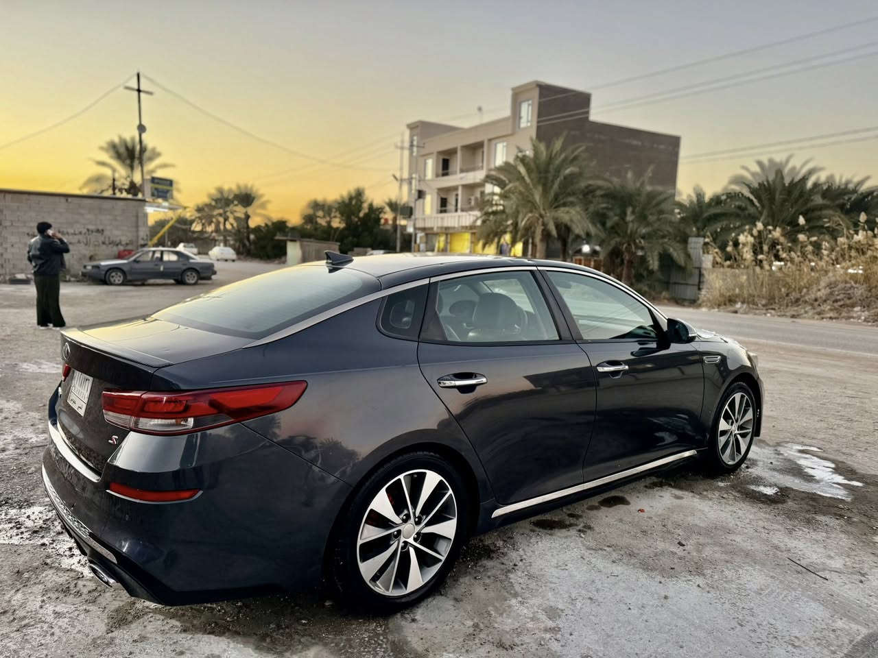 السلام عليكم للبيع كيا ابوتيمه مديل 2019حره بسمي مداور ثاني يوم سنويه جديده ل27 فول مواصفات 1/1بصمه  جاهزه السياره مكينه كير حداديه تبريد تخم تاير ما ناقصه برغي سياره جديده بمعنه الكلمه بيه فقط جاملغ وبنيد السعر 123وبيه مجال لاستفسار ***********المكان سماوه المركز ❤️
