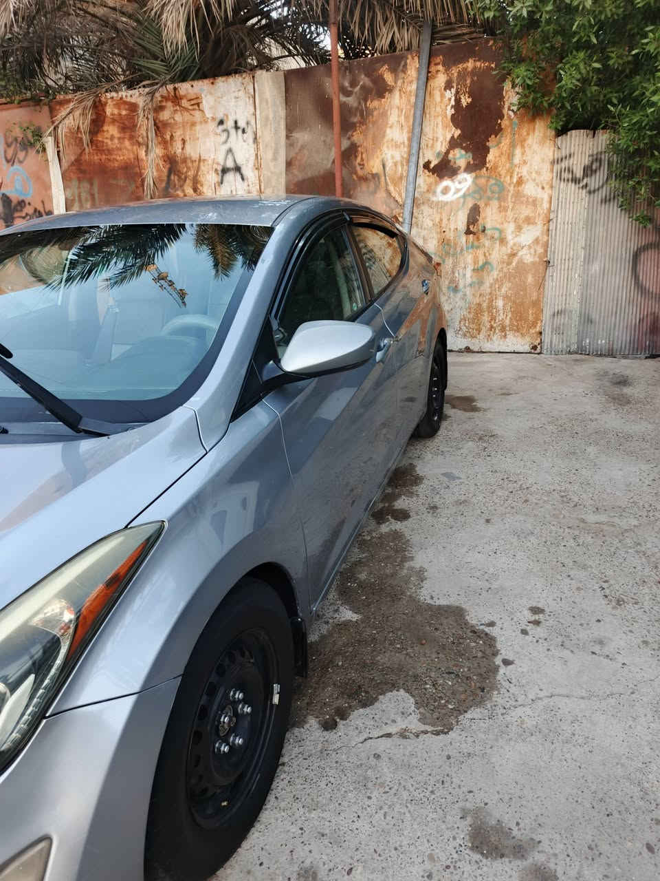 سلام عليكم النتره 16 امريكي رقم بغداد 
نكليزي مكينه 1800 ضرر السياره باب مبدل من امريكا وقطعتين كلير بل عراق مكان السياره بغداد الامين الثانيه
رقم الهاتف***********
