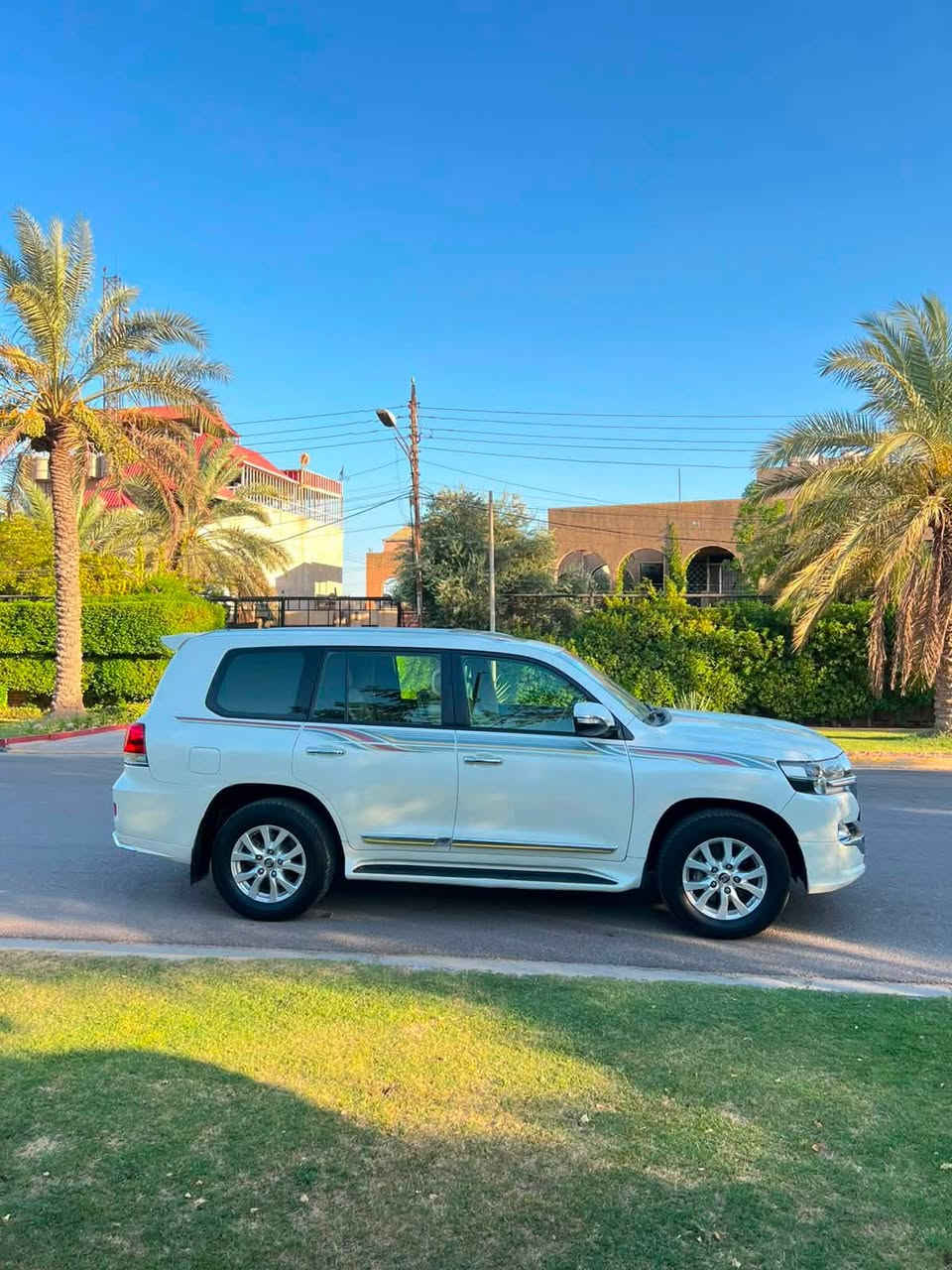 لاندكروز 2017 ساز
فول الفول
ماشيه 159 الف.  
6V سلندر 4000
كفاله عامه من الصبغ 
بارد جدا بسيط بل صندوق 
فتحه 
بصمه 
دبل موس 
كشنات جلد 
كشنات كهرباء 
٣ دكم 
صندوق كهرباء 
حساسات
داخل بيجي 
تحكمات فول 
طفايه 
٨ ايرباك
السعر 430$ وبيه مجال 
مكان السياره بغداد حي الجامعه 
☎️ ***********

