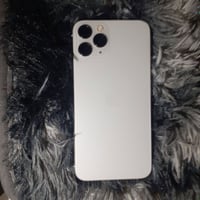 آيفون ١١ برو • نضيف • واي فاي طاف