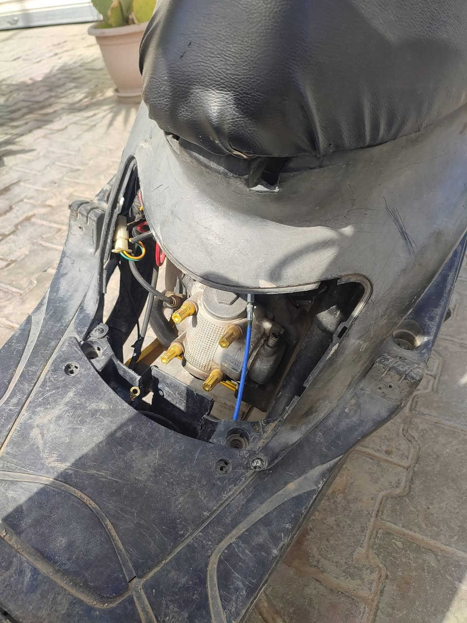 سلام عليكم شباب ماكس عدله ابيع كوم حديد دراجه ولفين كبار شغاله لا صوت ولا دخان بس اني ابيع كوم حديد بيها صدر و شيال و دبل وره تايرات جلاتين صالصنه اف ام كابريتر قفاز سعر 400 اي ستفسار خاص *********** مكاني نجف حي القادسيه
