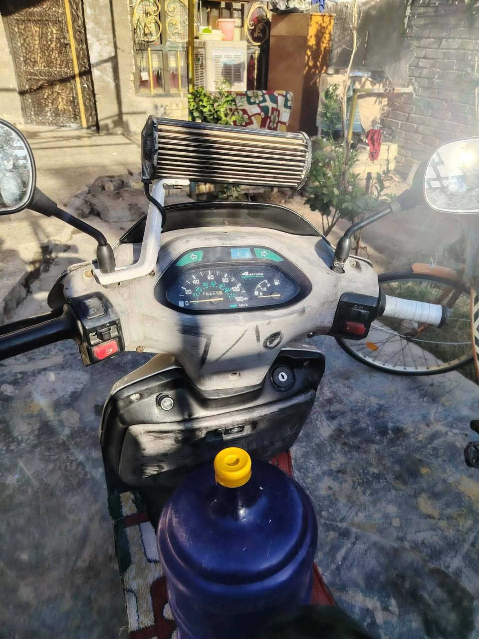 السلام عليكم للبيع فراشه ياباني ام البليته شغاله سلف وهندر وكهربائيات كلهه بلاديه دراجه ناعمه وحلوه شلعه ومعدل يخبل مكاني بغداد نهايت حي اور وهذا رقمي ***********السعر ٤٠٠
