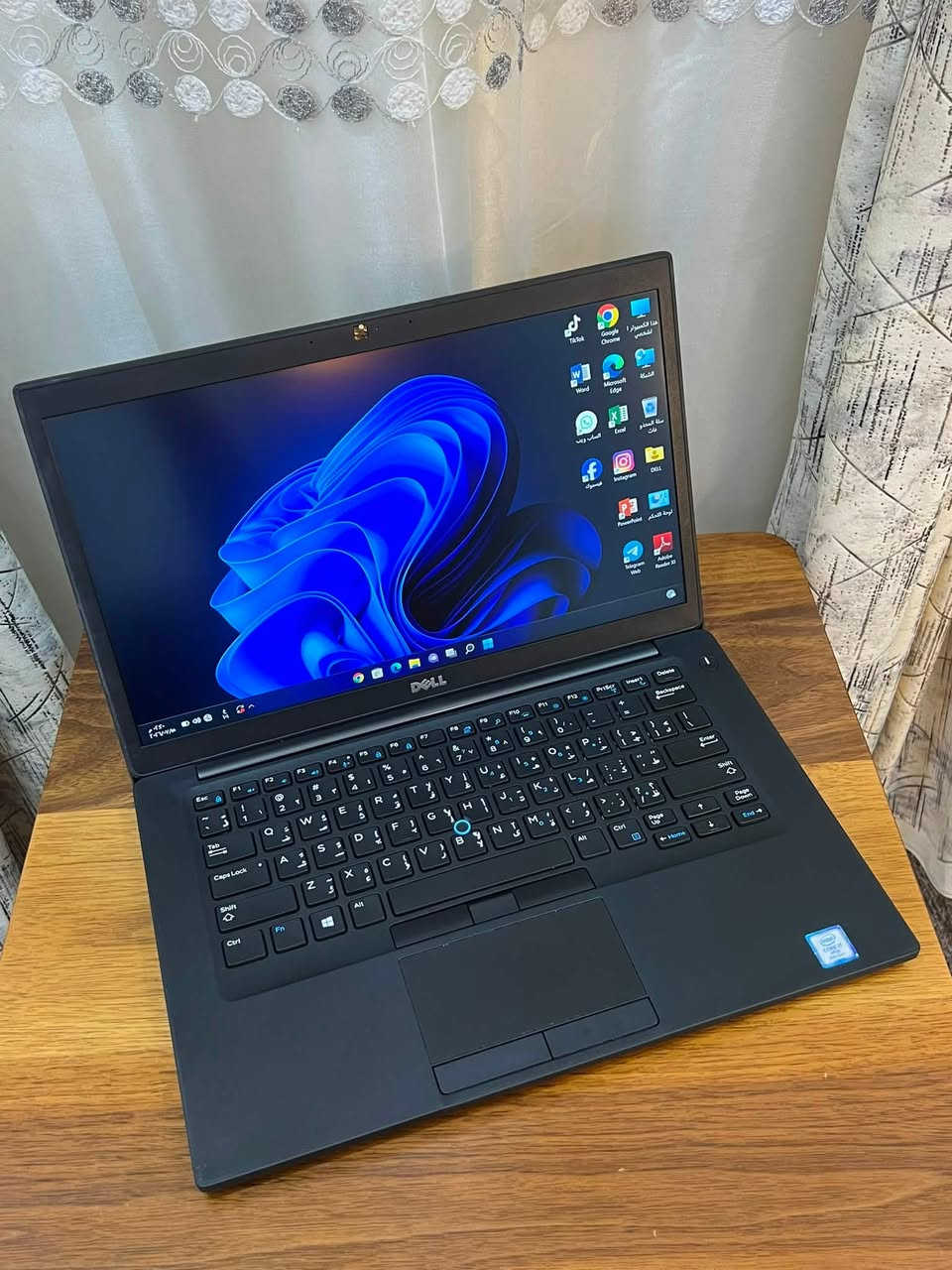 لابتوب DELL معالج i7 ورام 16 للبيع .
السعر : 285 الف وبي مجال جدا قليل .

اللابتوب مفول مواصفات
معالج i7 فدشي يتحمل شغل والعاب 
تصميم سلم ووزنه خفيف
 كيبورد ضوئي
اللابتوب جدا نضيف وادائة قوي وممتاز يفيد الي عنده دراسة او العاب متوسطة او غيرها من الاستعمالات .

المواصفات :
المعالج intel cori7
الجيل : الثامن (8TH)
كرت الشاشة : INTEL UHD GRAPHICS 8GB 
الشاشة : فول اچ دي (FHD) حجم 14.3 دقتها والالوان جدا واضحه وتشغل 4K بالمشاهدة .
الرام : 16GB نوع DDR4 فدشي راقي .
الذاكرة : 256GB ssd M.2 
كيبورد عربي انكليزي ليزري ضوئي .
كيبورد ميكانيكي ضوئي .
سماعات ستيريو .
كامرة امامية واضحه
بطارية اللابتوب ليثيوم تطول فوگ ال 4 ساعات ب الاستعمال المكثف .

المنافذ :
منفذ تايب سي
منافذ USB 
منفذ Hdmi
منفذ سماعات
منفذ LAN
وغيرهن بعد.

المميزات:
معالج i7 مو i5 يتحمل شغل كلش قوي
رامات 16 مو 8  
اللابتوب نضافته كلش حلوه ماصارلي فتره من ماخذه .
منصب عليه وندوز 11 برو مفعل مدى الحياة.
منصب عليه اوفس مفعل مدى الحياة .
كيبورد عربي انكليزي ليزري ضوئي.
كامرة امامية جدا واضحه.

الملحقات:
ملحقاته كلها موجودة واصليه
كيبل ثلاثي اصلي.
شاحنة اللابتوب الاصليه  .
جنطة لابتوب مرتبه هم بعدهي جديده غير مستخدمه .

منصب عليه وندوز 11 برو مفعل مدى الحياة وحزمه الاوفس كامله كذلك مفعلة مدى الحياة .

اللابتوب كلش نضيف ومواصفاته قويه ومحترمه وتصميمه كلش مرتب . ومابي أي نقص كيبورد سماعات انترنت شاشة كامرة كله شغال وممتاز وماب اي نقص من اي ناحية .
وكلشي بي بعده جديد ونضيف مثل ماموضح.

السعر : 285 الف وبي مجال جدا قليل .

مكاني النجف والي يريده توصيل هم موجود ان شاء الله .

*********** بي واتساب

(لابتوب للبيع النجف بغداد الانبار البصرة حاسبة محمولة منضدية دل dell pc laptops laptop computer )
