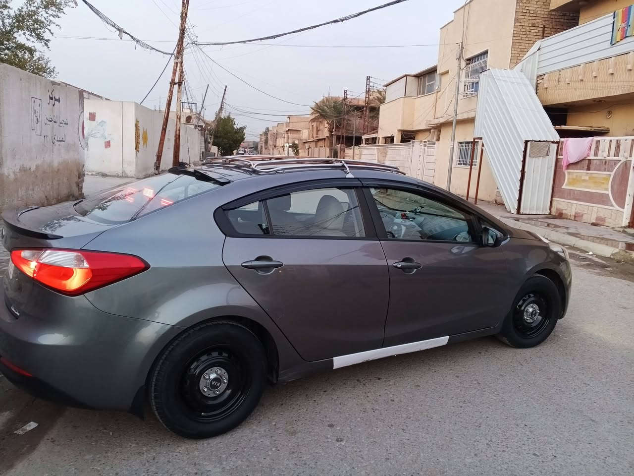 السلام عليكم كيا سيراتو موديل 2016 وارد خليجي سيارة كاملة من كلشي وبسمي تحويل ثاني يوم المكان بغداد السعر 130وبيه مجال الاتصال على الرقم  *********** واتساب
