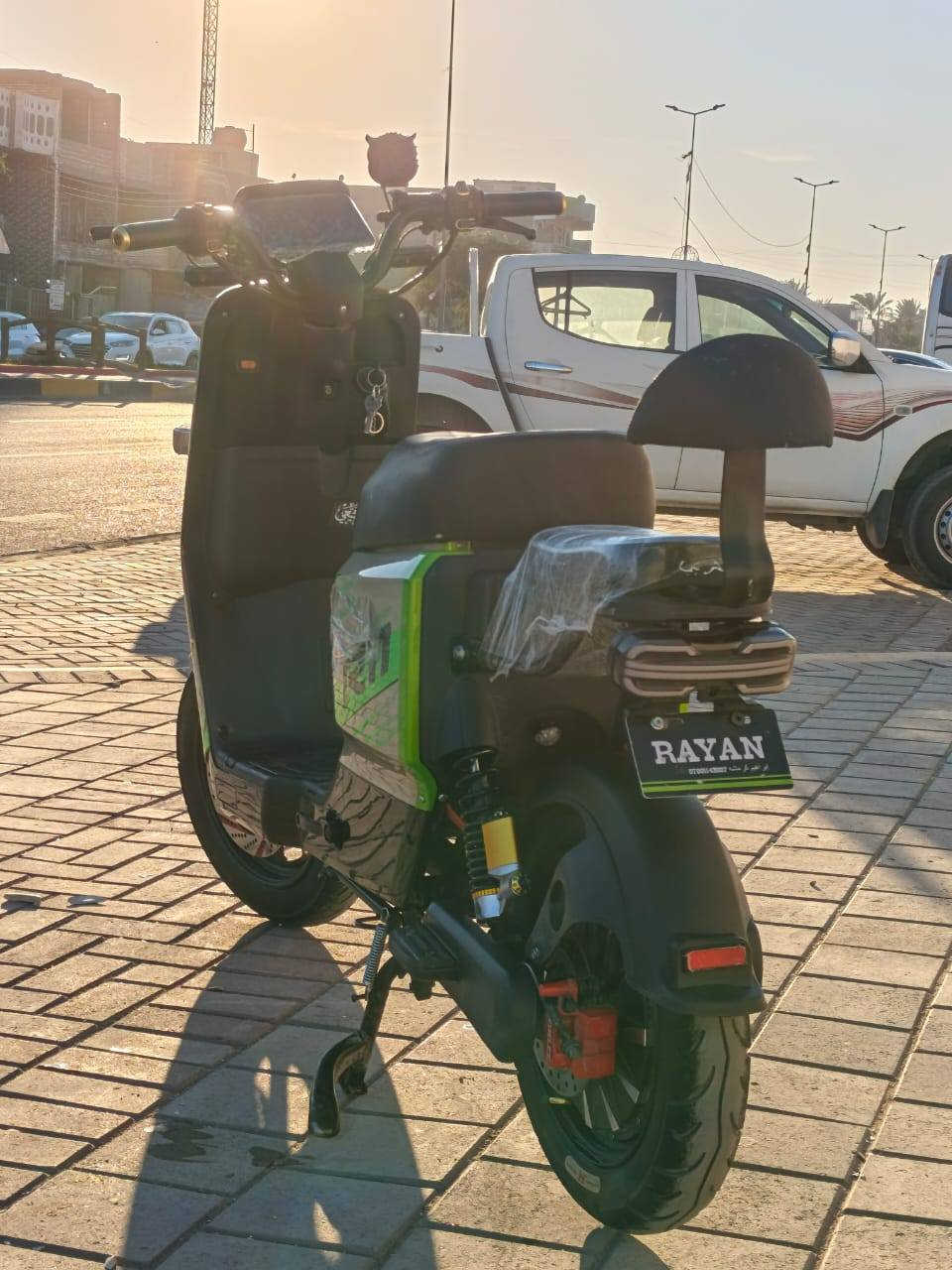 السلام عليكم اخوان دراجه شحن R11
(( ريان )) ✅
تحتوي الدراجه على نظام بك R✅
و نظام البارك P✅
و سماعه مال اغاني ✅
و تحتوي على 2 مرايات ✅
و نظام لاشاير اليمنى ول يسره ✅
ونضام الدبل الاشارة✅
واضافهة اله لايت زنون✅
5بطاريات كبار 32v✅
الدراجه الله شاهد عليه نضيفه كلش وبيها وصل✅ 
الدراجه معروضة سعر 600 الف وبيها مجال بسيط✅
رقم الهاتف للستفسار *********** ✅
المكان بغداد الشعب ✅
