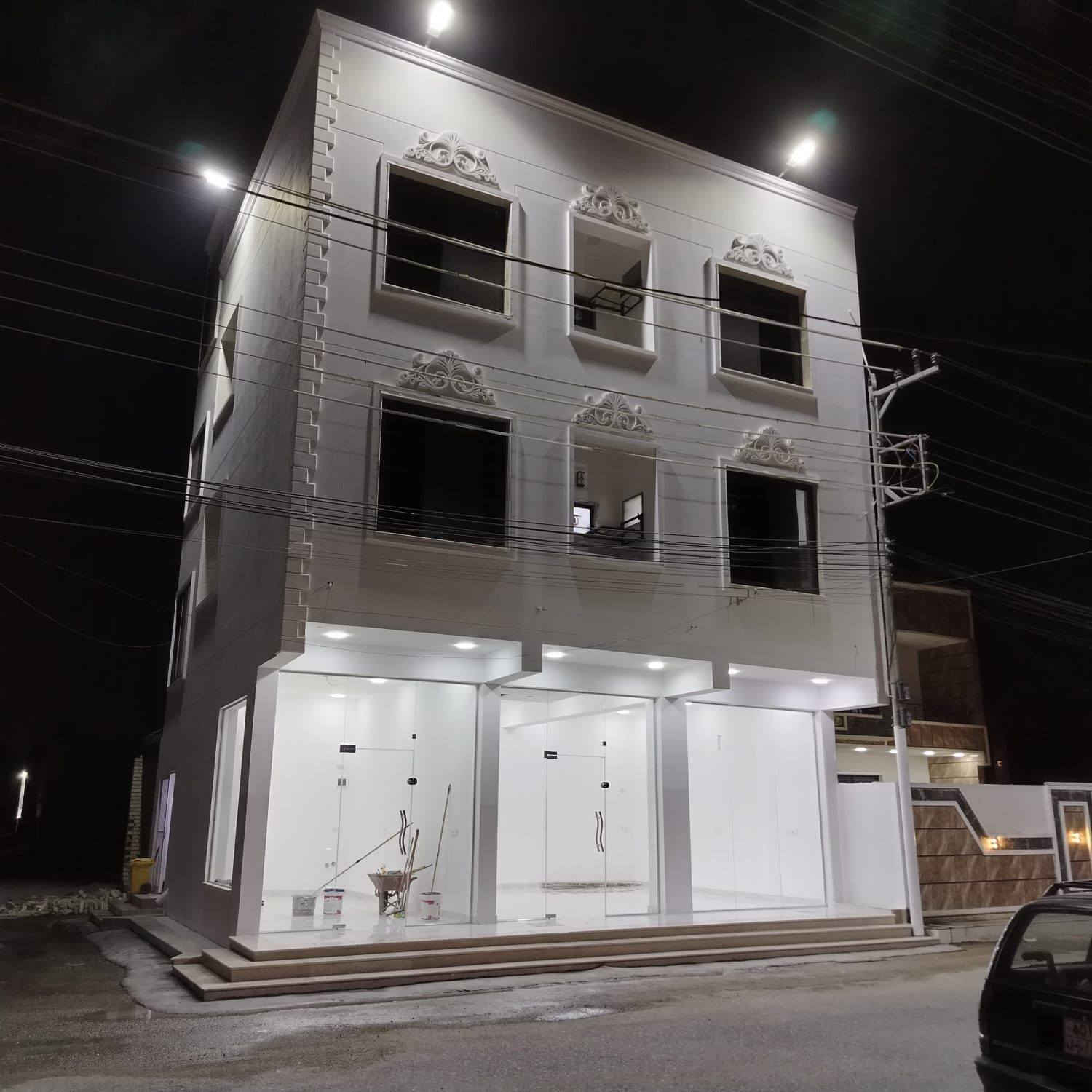 السلام عليكم
محل كبير للايجار نضيف جدا جدا بناية جديدة العدل الثالث

الشارع العام مال العدل الثالث 

المحل كامل من كهرباء ومولد وماء وصحيات خاصة به داخل البناية معزولة 

سعر الايجار ٣٠٠ الف

تلفون ***********
