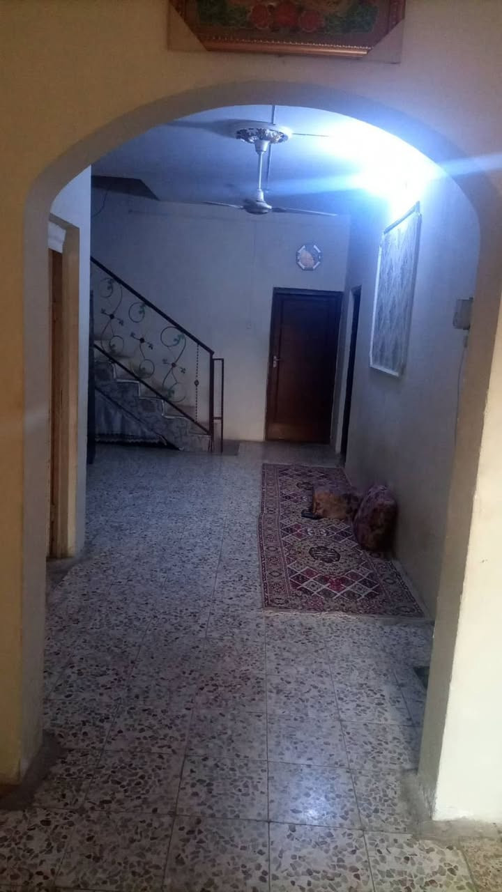 🔹عقارات الفضل🔹
🏠 دار للبيع 🏠 

🔹دار للبيع طابو ملك صرف🔹
◾️مساحة 250 متر ركن على بارك◾️
يحتوي على: خمسة غرف 🔹وصالة ومطبخ 🔹وصحيات خارجية وداخلي🔹وديوان🔹وحديقة …

🔺بناء كونكريت مسلح🔺

العنوان //باقر الاول قرب شارع ابو هيثم اللحيمچي ..

للاستفسار والتواصل الاتصال على الرقم التالي//*********** ..
