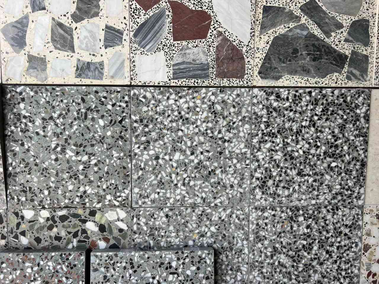 الى زبائن معمل كاشي البساط الاخضر يتوفر لدينا كاشي 40*40 رنك سمنت مخصص للكراجات والطرامي والمحلات التجاريه يمتاز في القوه وعدم تغير الون ومقاوم للماء واشعه الشمس . 

العنوان /المحامده البوذياب خلف جسر البعلوان 
الاستفسار اكثر /***********   ***********
