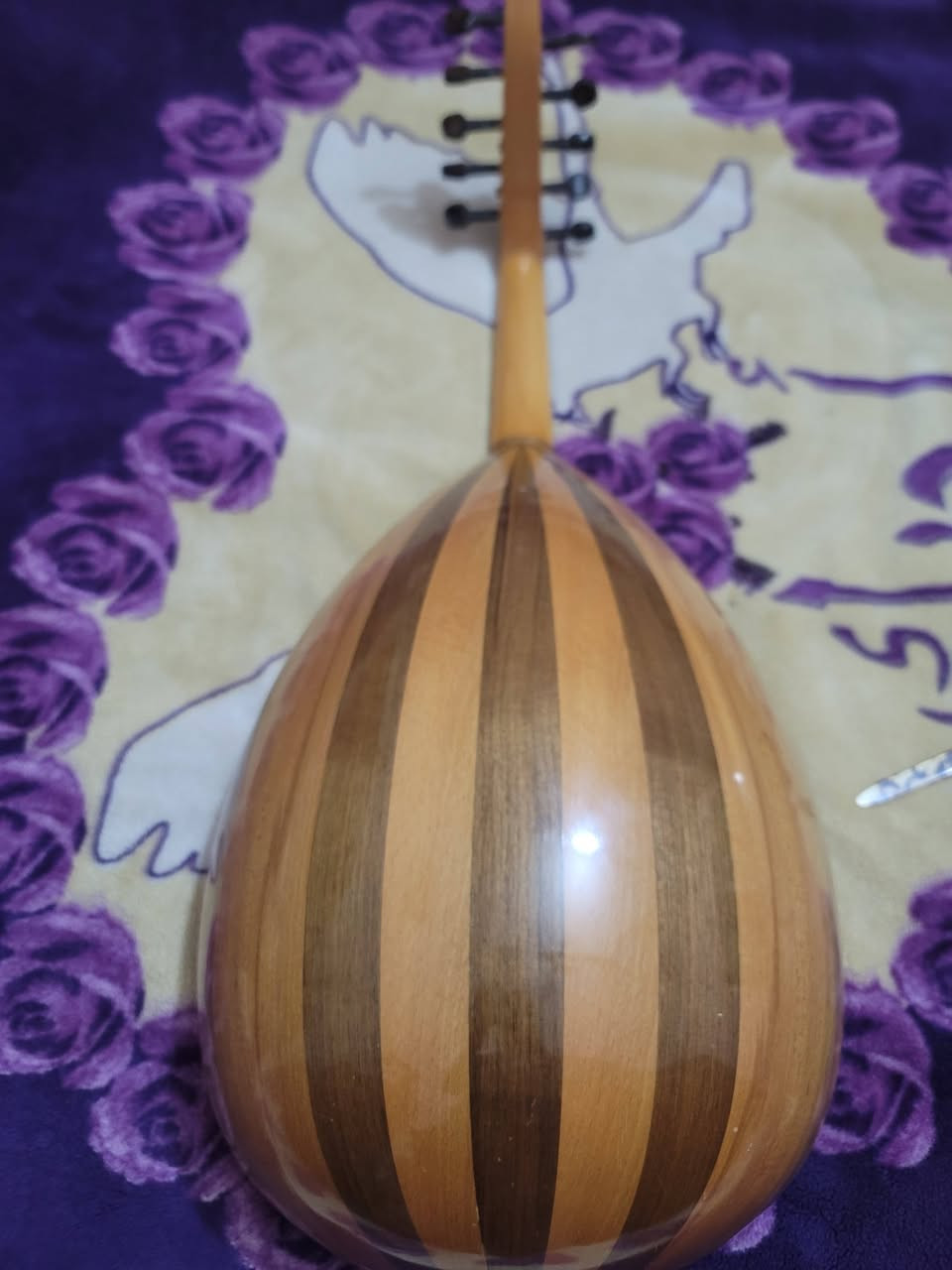 سلام عليكم عود فرابي خشب الضهر جوز وزان ولوجه سيدار العود صناعه 1921وياه جنطه اي ضرر مابي ماعده اوتاره قديمه صارهن سنتين بي سعره ١٩٠ مكاني بصره الي رايد العود هاذه الوات ساب مالي يتصل ويدلل ***********
