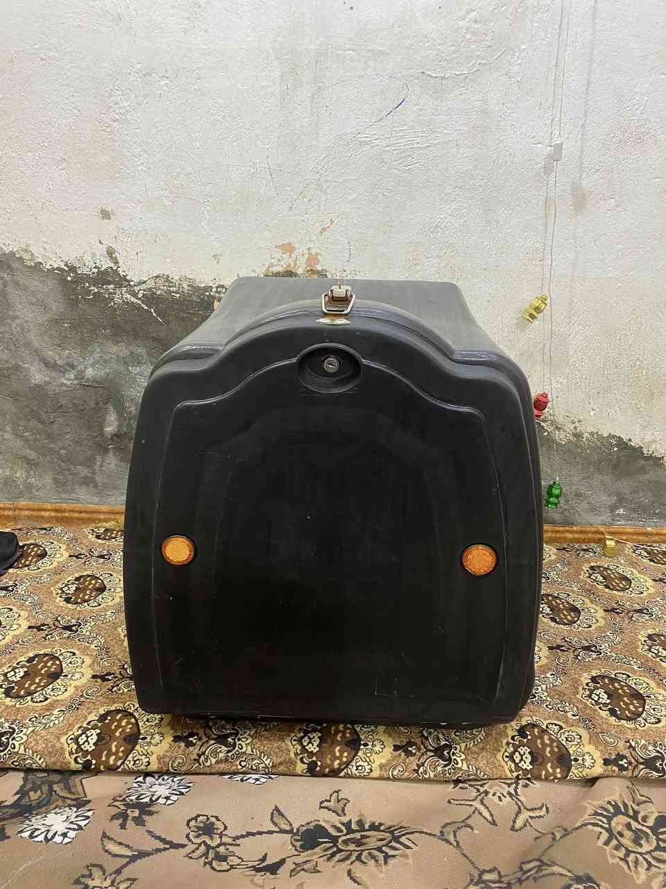 صندوك دلفري للبيع نضيف وقفاله شغال ومفاتيحه موجوده 
سعره 30الف مكاني البصره الحيانيه 
الرقم ***********
